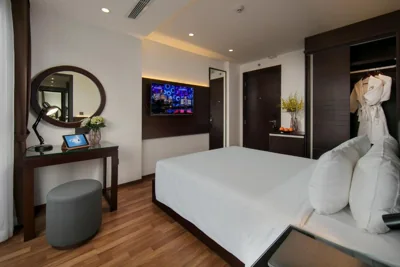 带阳台套房 — Hanoi Fiesta Hotel & Spa
